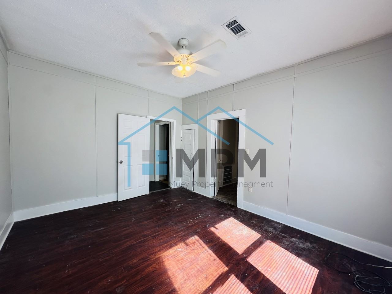 306 S 2nd St #1 - Photo 6 of 9