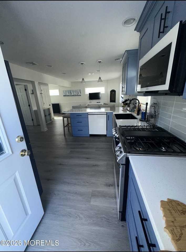 125 Throssell Rd - Photo 6 of 12