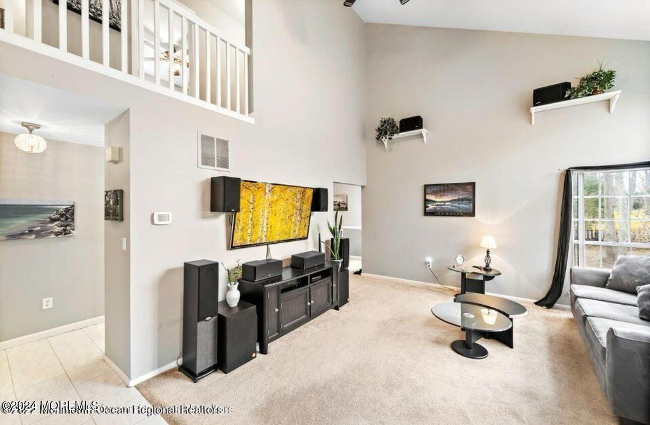 502 Cobain Rd - Photo 4 of 11