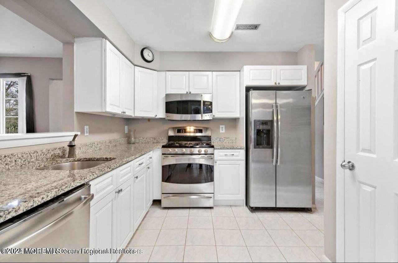 502 Cobain Rd - Photo 6 of 11