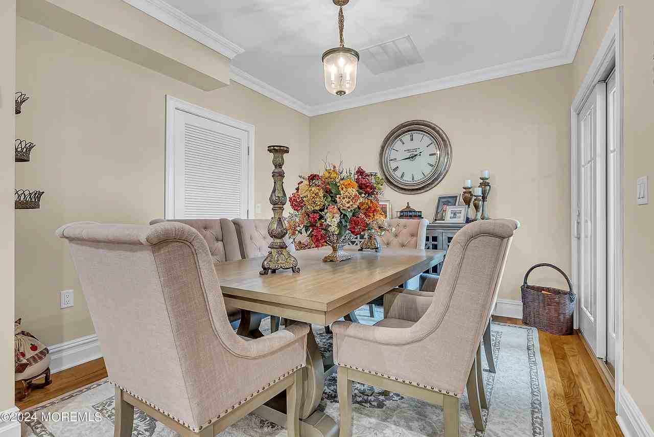 564 Sairs Ave #7 - Photo 3 of 21