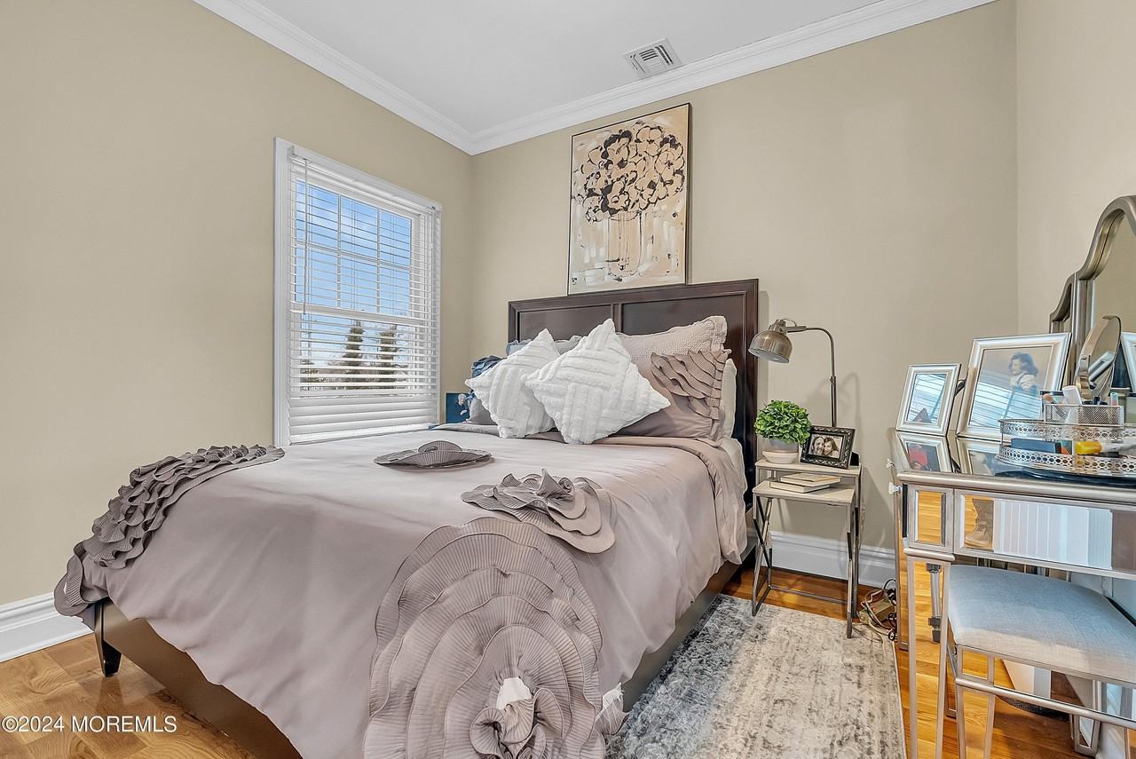 564 Sairs Ave #7 - Photo 4 of 21