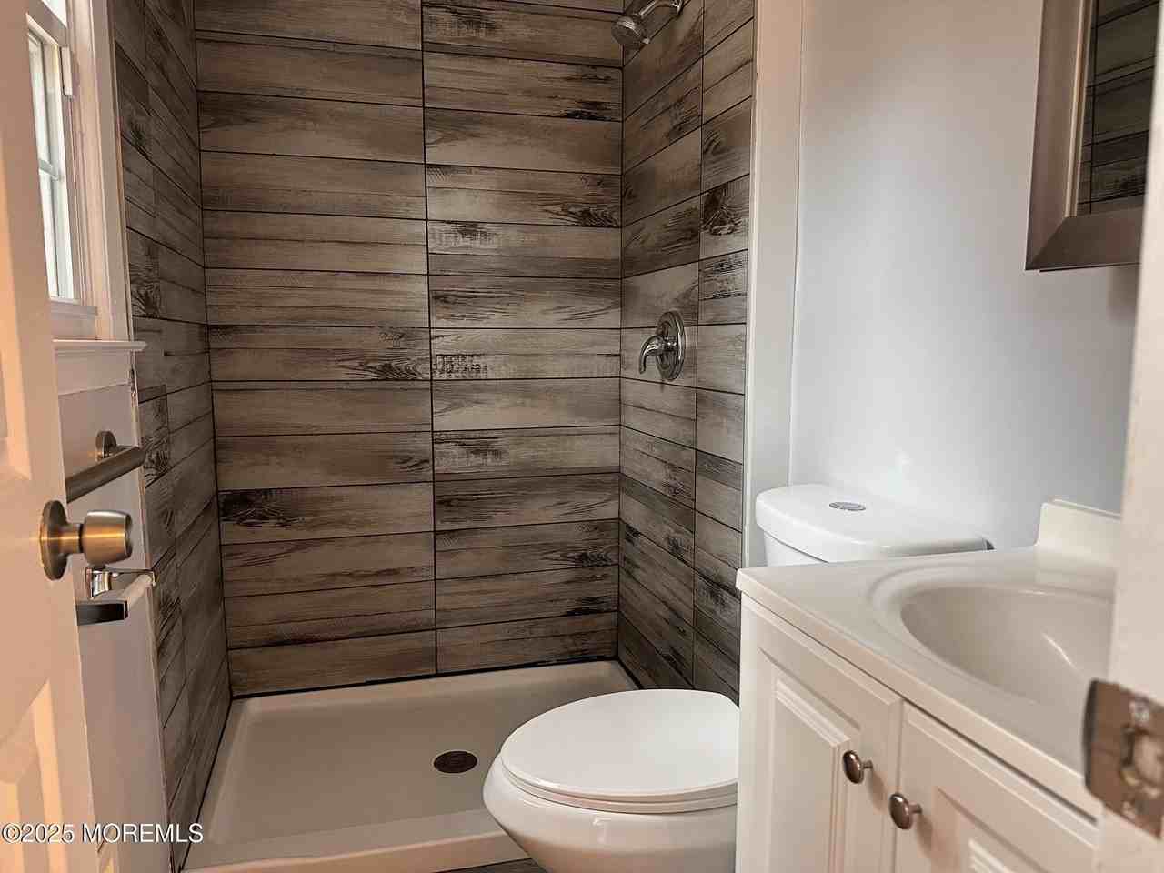 702 Cassville Rd - Photo 7 of 22
