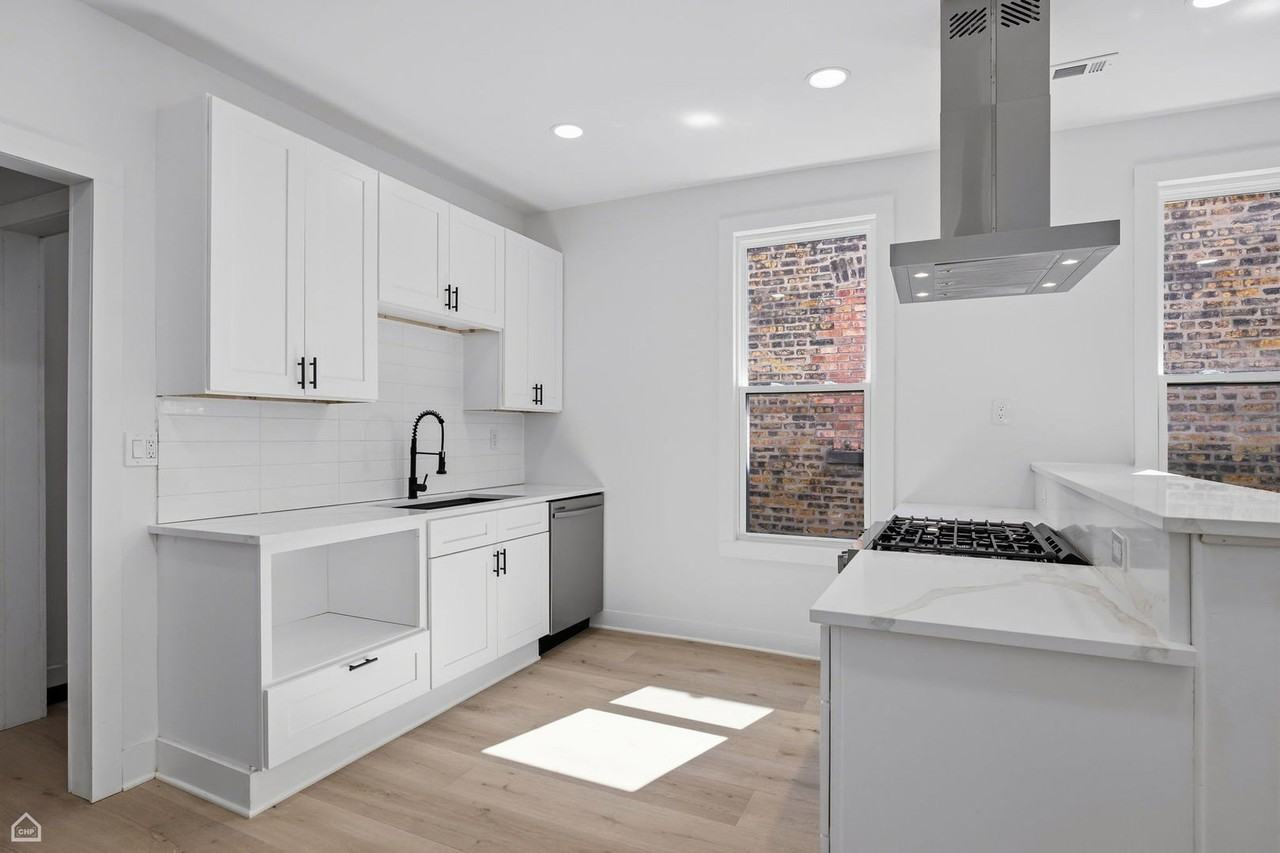 3642 W Belmont Ave #2F - Photo 3 of 27