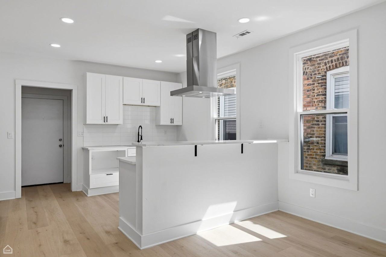 3642 W Belmont Ave #2F - Photo 4 of 27