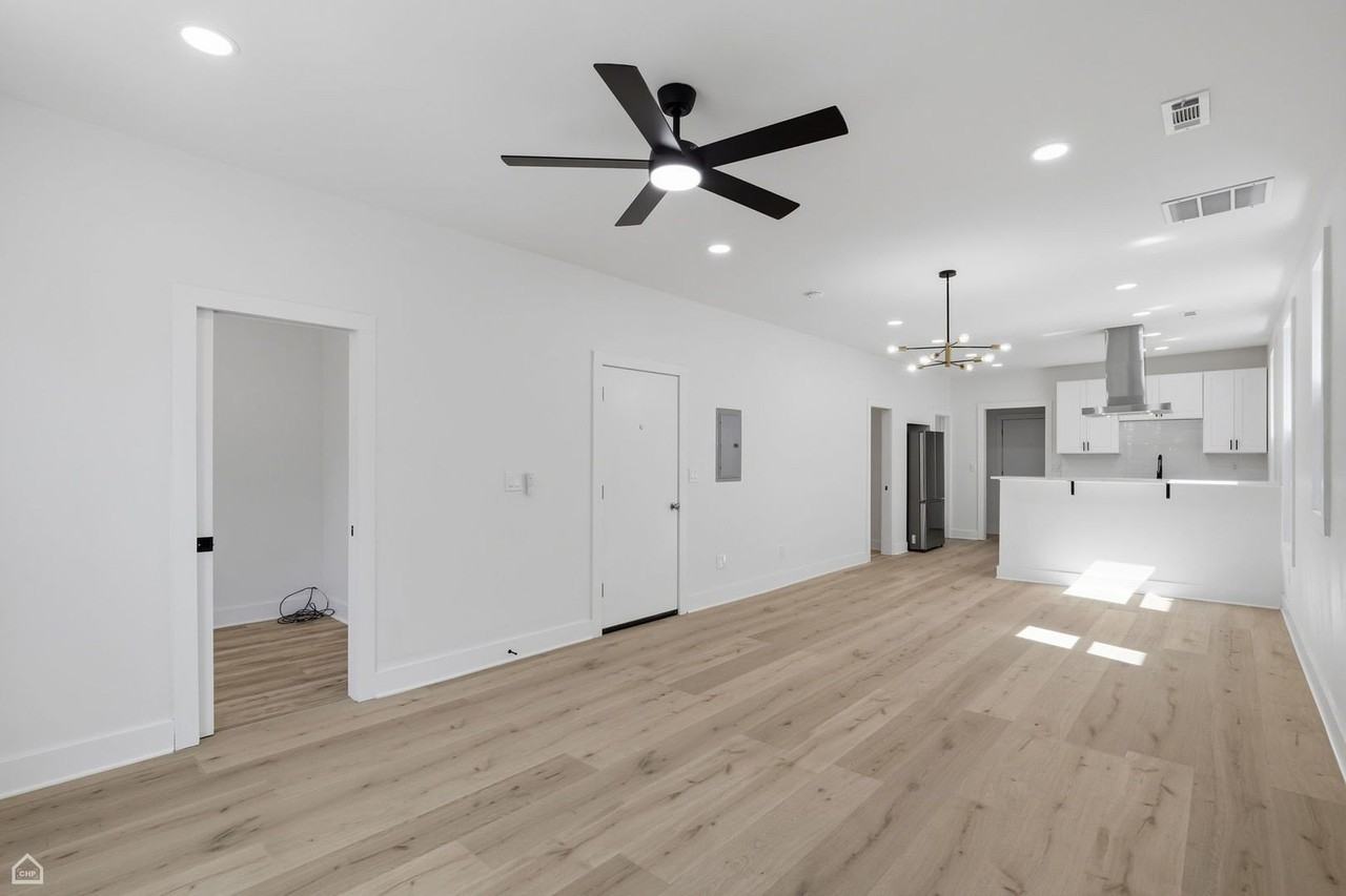 3642 W Belmont Ave #2F - Photo 5 of 27