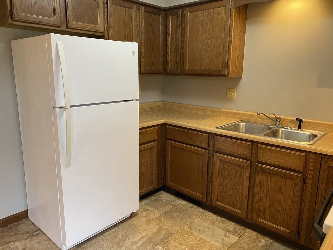 107 E 10th St #B - Photo 6 of 21
