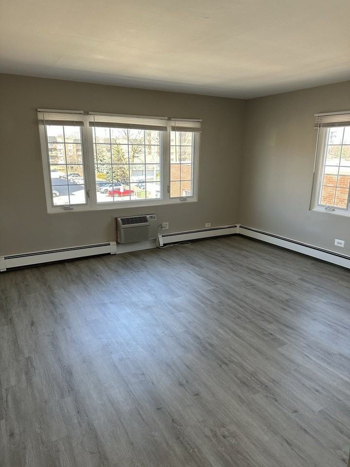 790 Lee St #1 - Photo 4 of 5