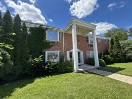 featured image of 435 Burlington Ave #4