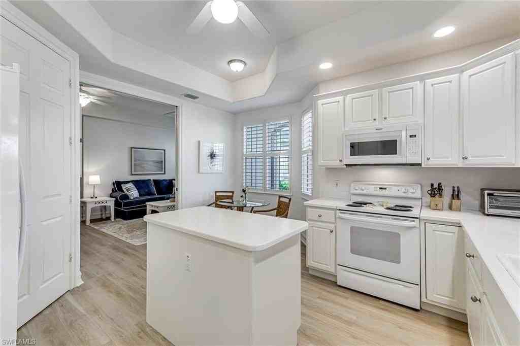 6029 Trophy Dr #301 - Photo 7 of 32