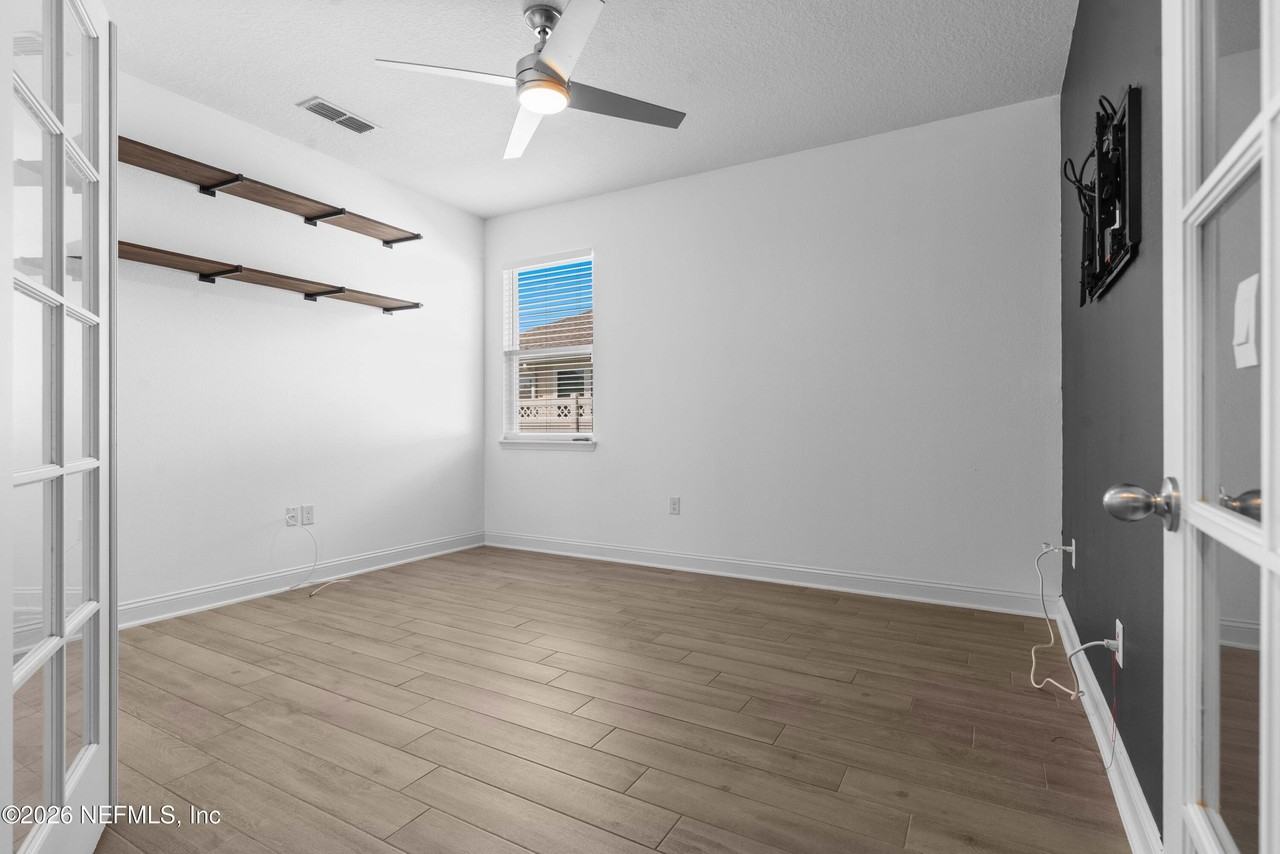 235 Silverleaf Village Dr - Photo 4 of 32