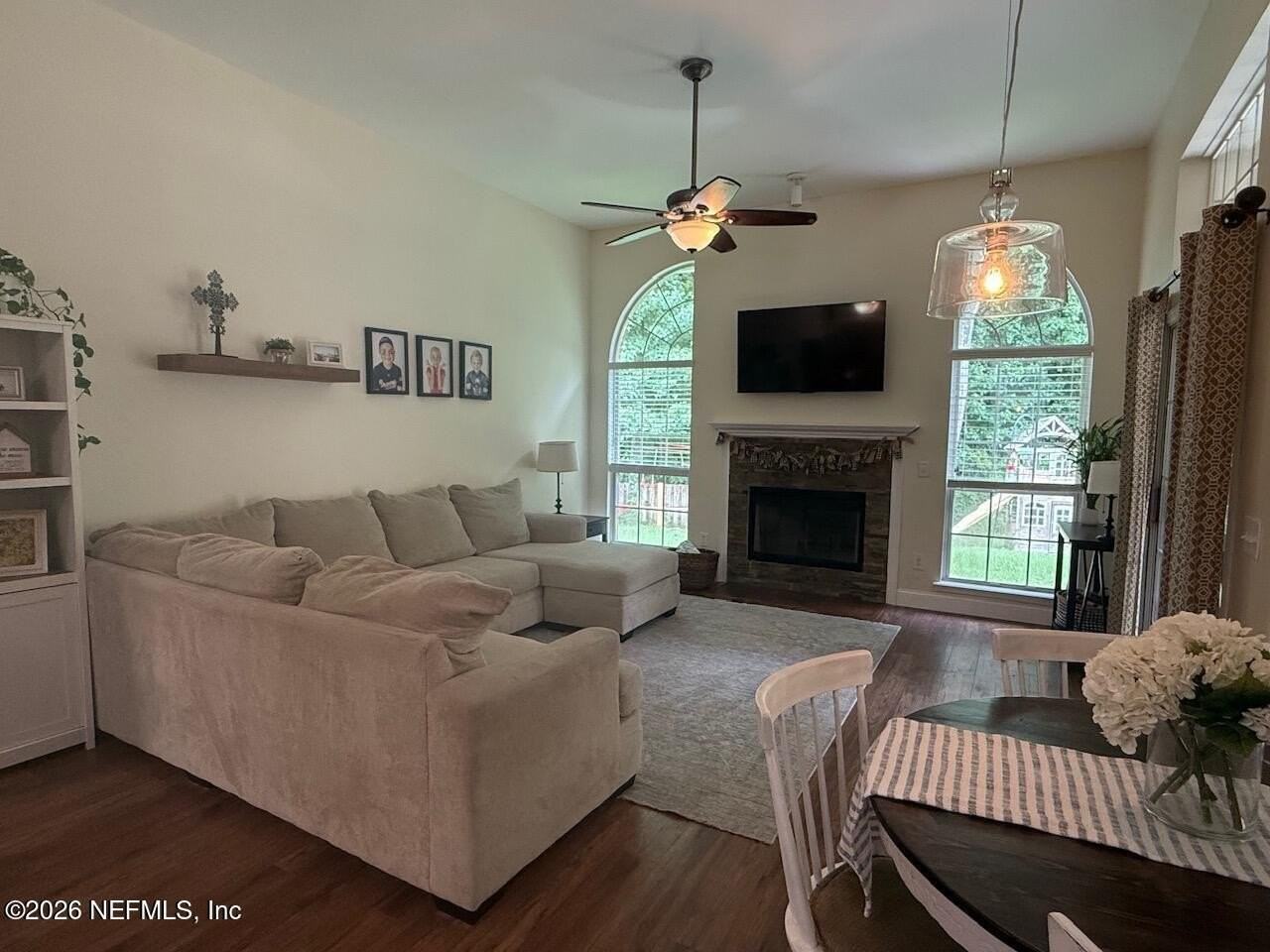 1484 Wild Iris Ln - Photo 5 of 29
