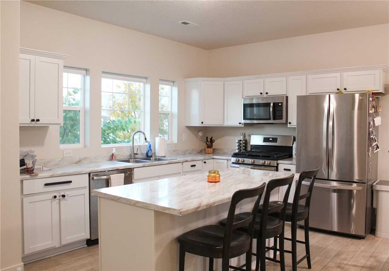 3643 W Drexler Dr - Photo 5 of 14