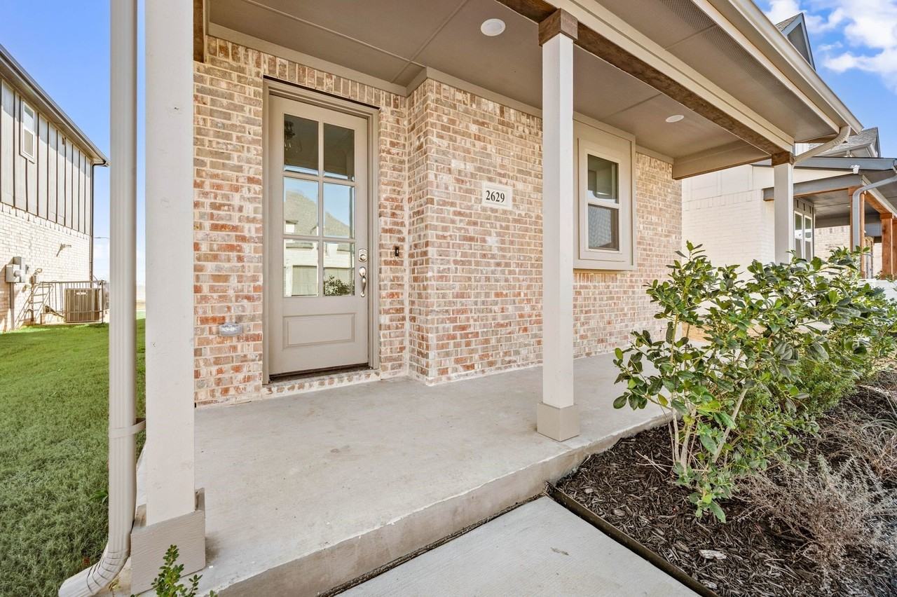 2629 Tanager St - Photo 2 of 22