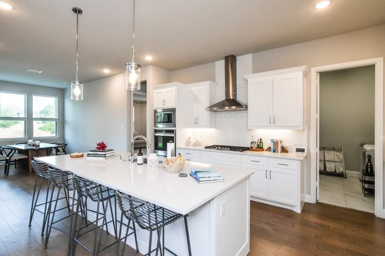 2516 Maidenhair Rd - Photo 3 of 30
