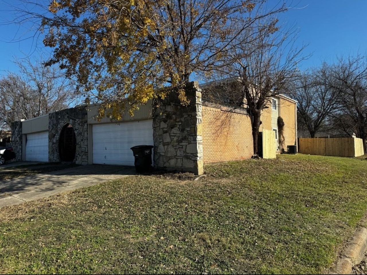 6329 Walraven Cir - Photo 2 of 31