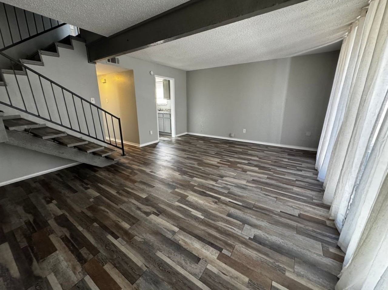 6329 Walraven Cir - Photo 5 of 31