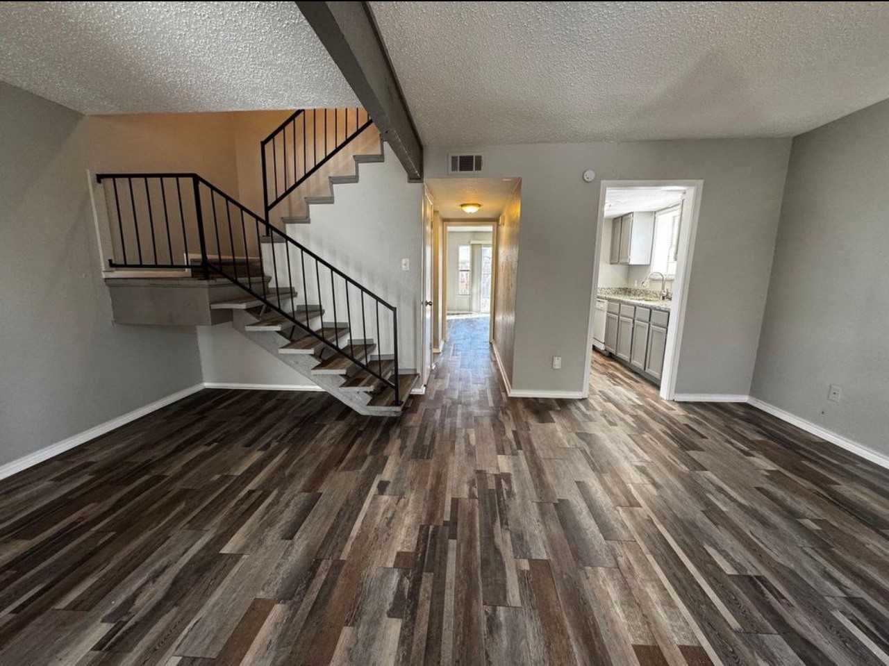 6329 Walraven Cir - Photo 6 of 31