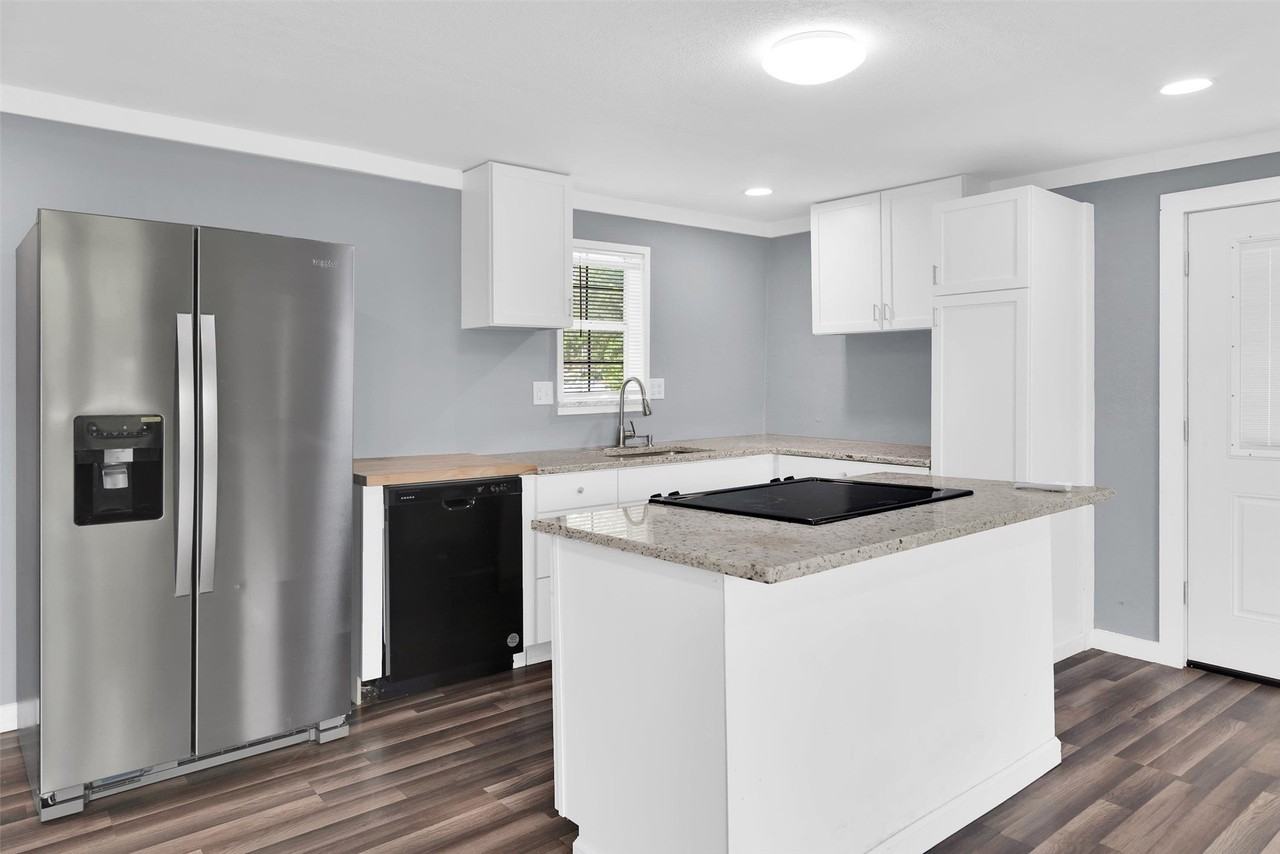 721 S First St - Photo 5 of 17