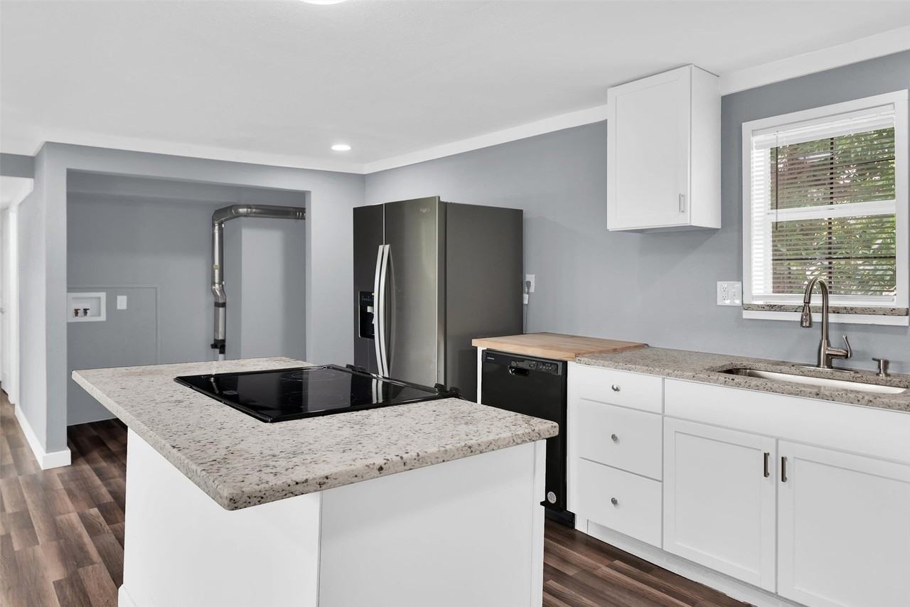 721 S First St - Photo 6 of 17