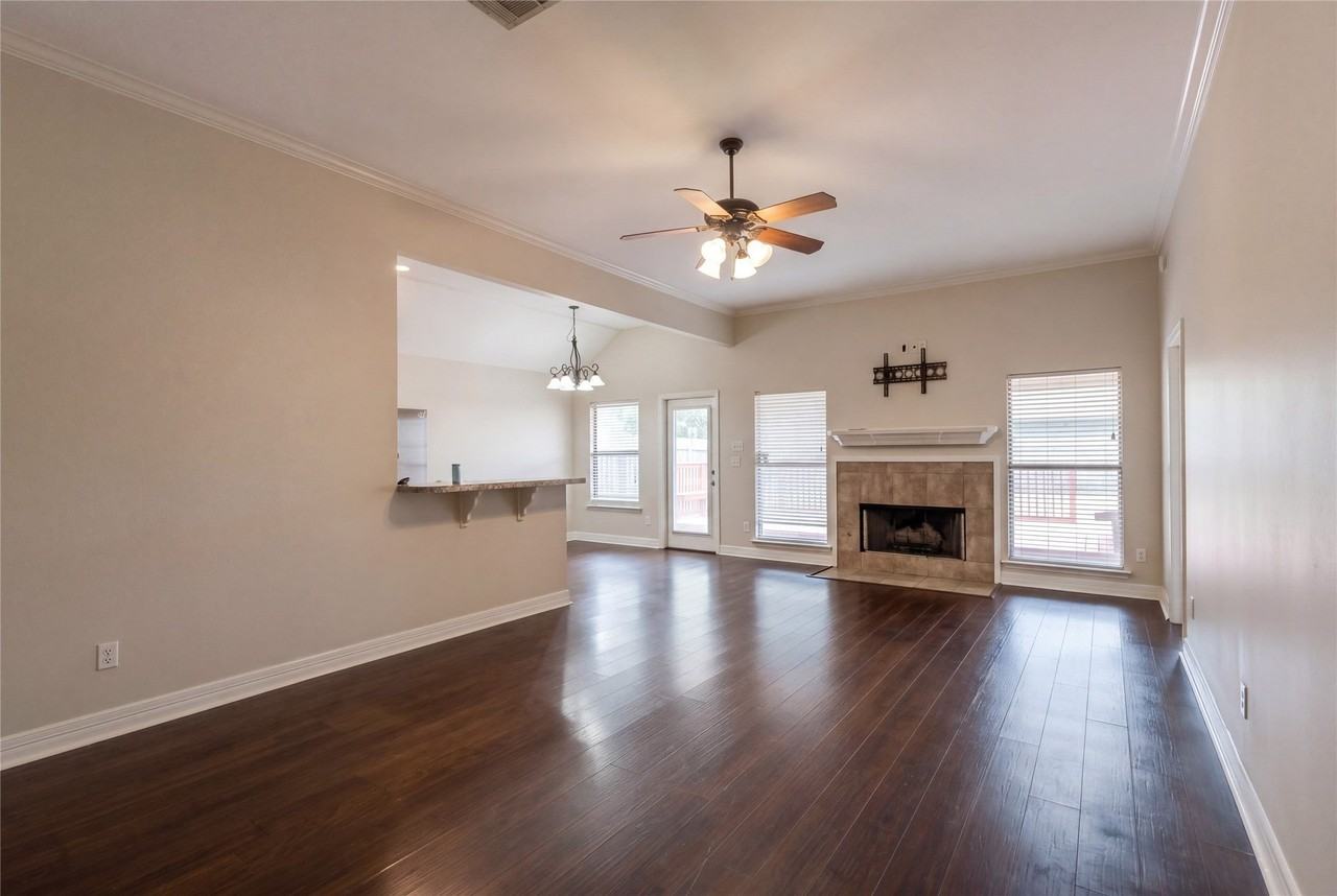 3214 Grand Lake Dr - Photo 3 of 18