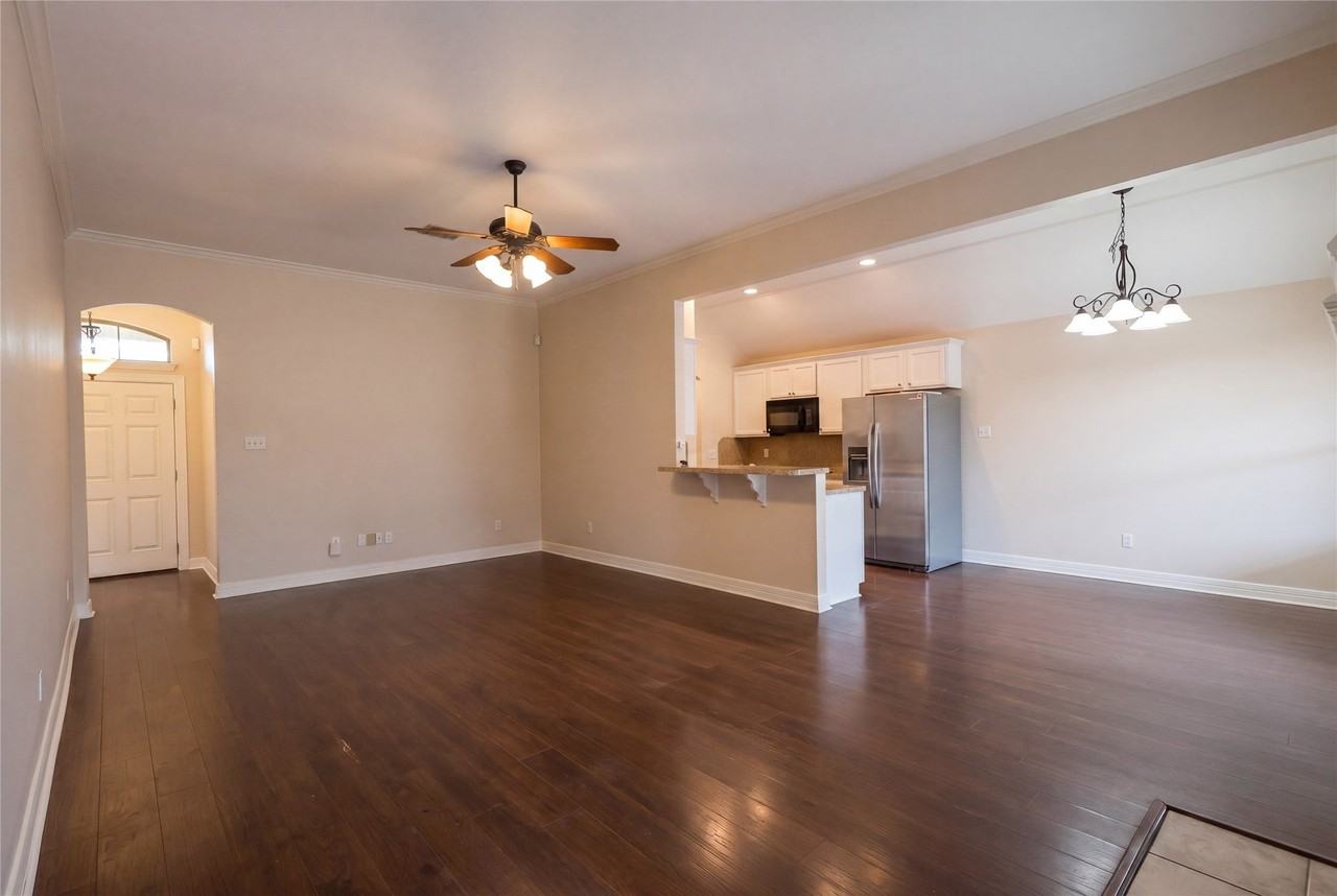 3214 Grand Lake Dr - Photo 4 of 18