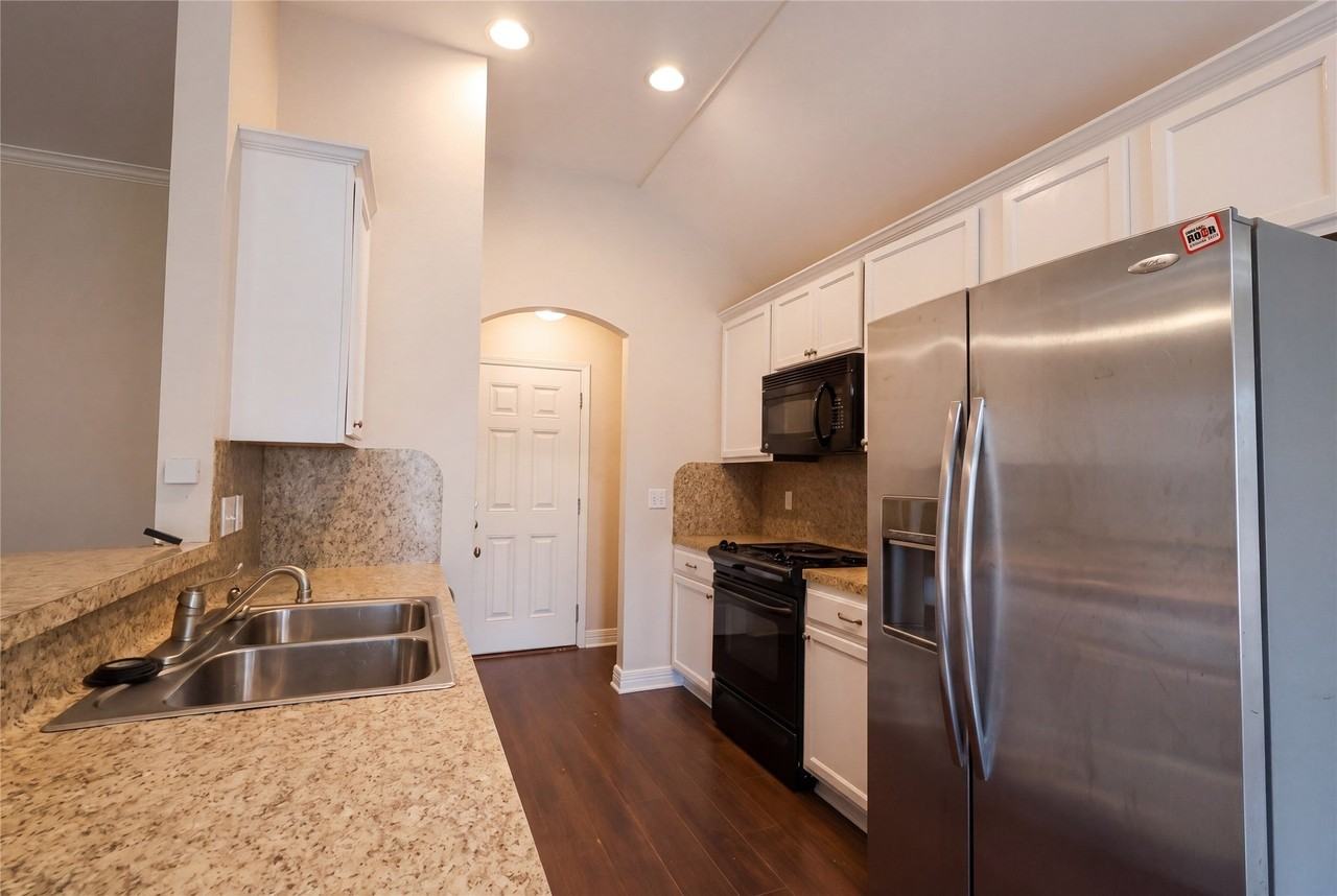 3214 Grand Lake Dr - Photo 6 of 18