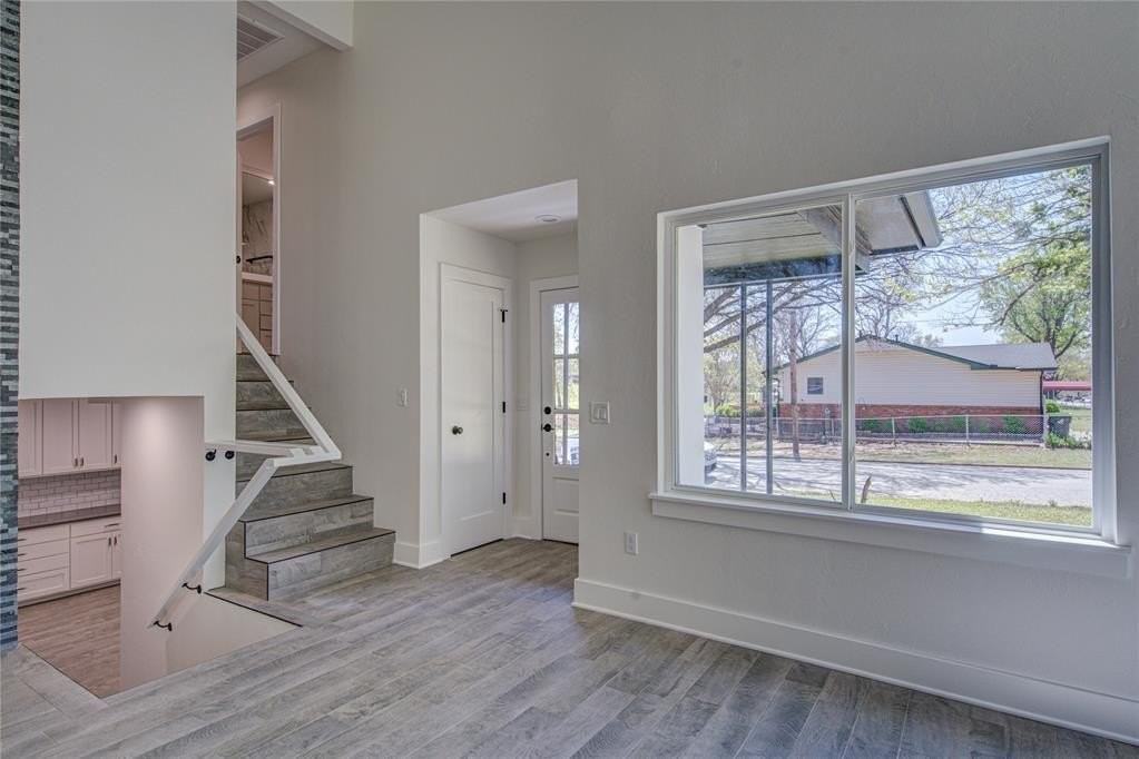 515 W Jackson St - Photo 5 of 43
