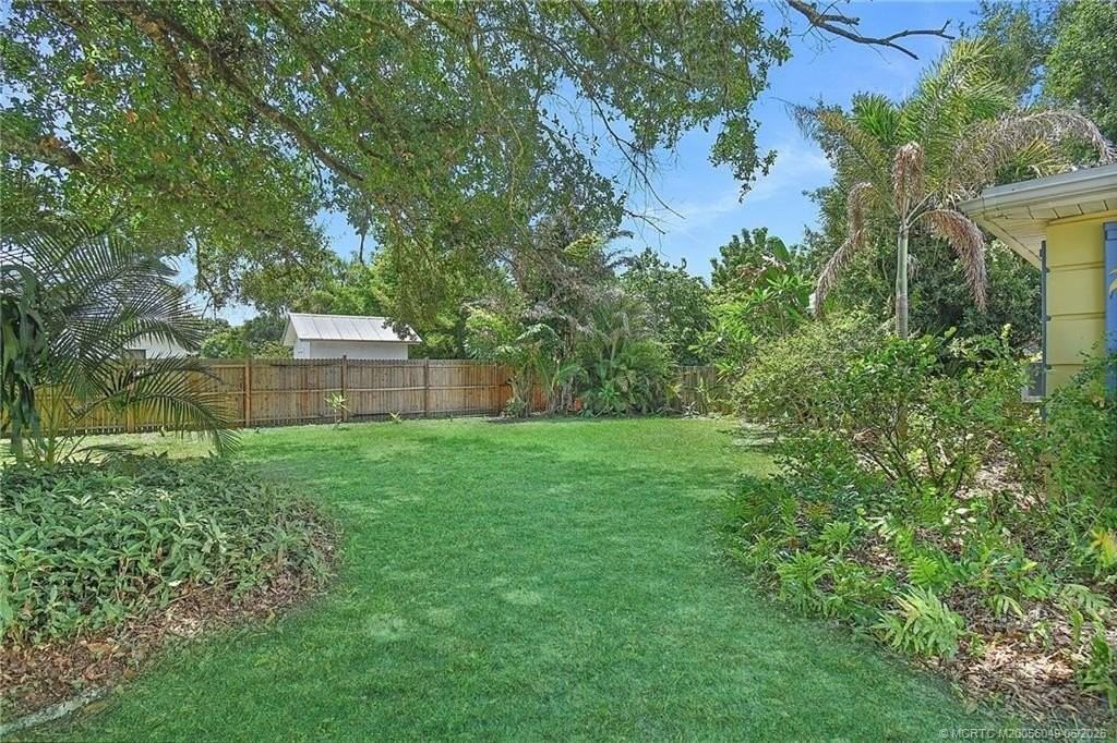 1413 Sw Heather Ter - Photo 2 of 16