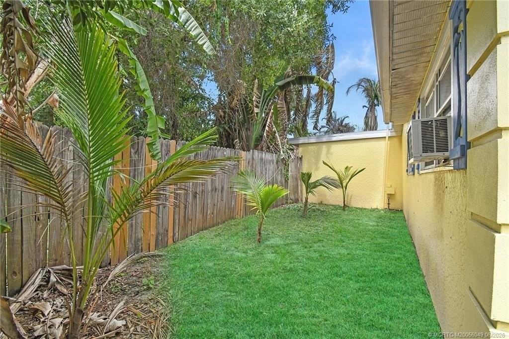 1413 Sw Heather Ter - Photo 3 of 16