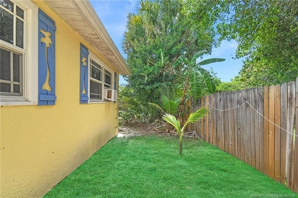 1413 Sw Heather Ter - Photo 4 of 16