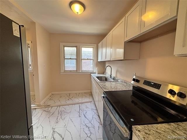 17606 Roselawn St - Photo 2 of 13