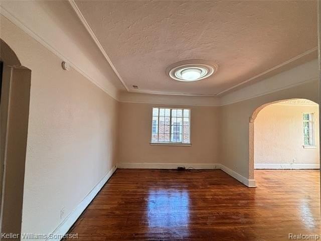 17606 Roselawn St - Photo 4 of 13