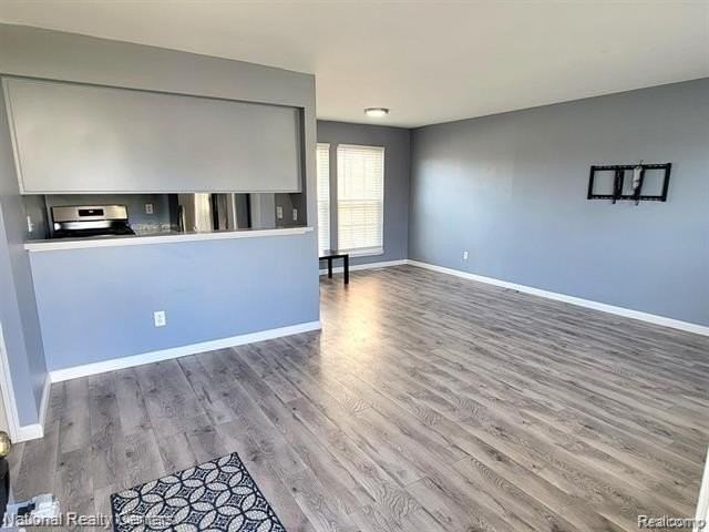 35270 Terrybrook Dr - Photo 2 of 12