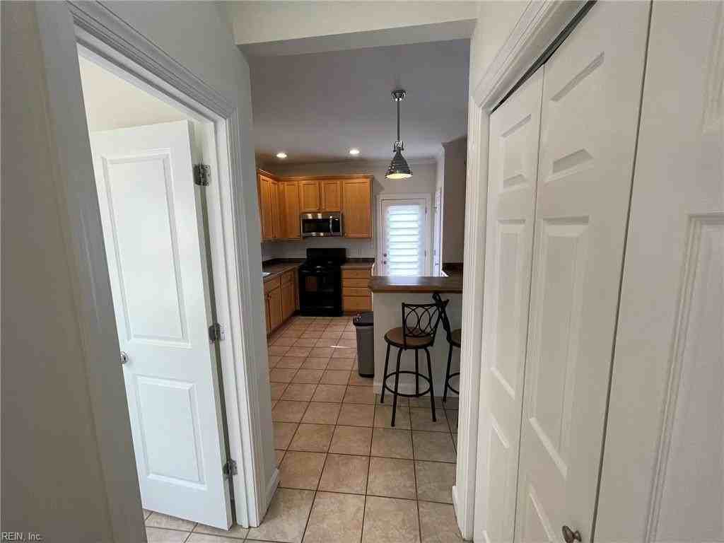 1029 E Balview Ave - Photo 6 of 34