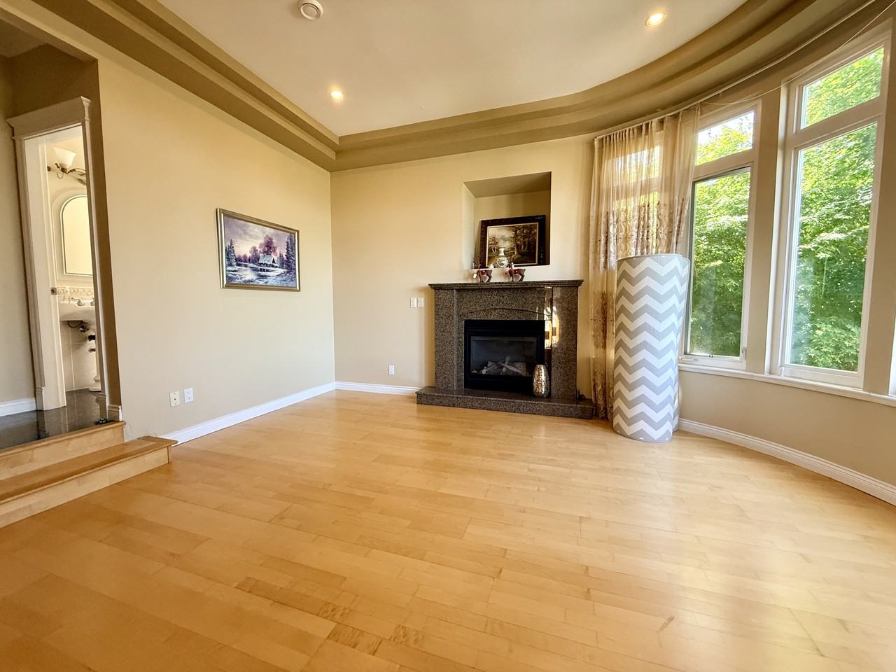 968 Burnwood Avenue - Photo 4 of 38