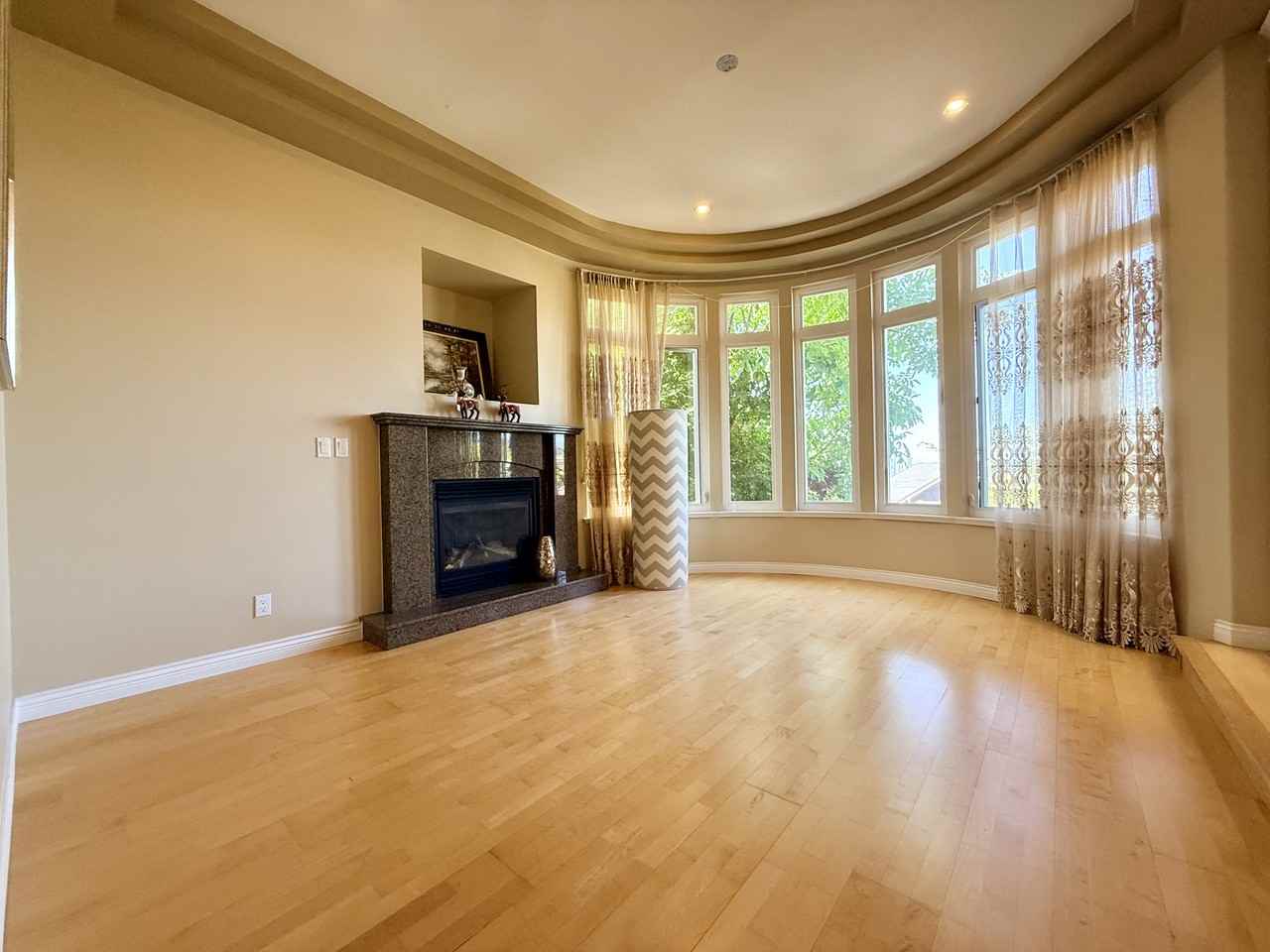 968 Burnwood Avenue - Photo 3 of 38