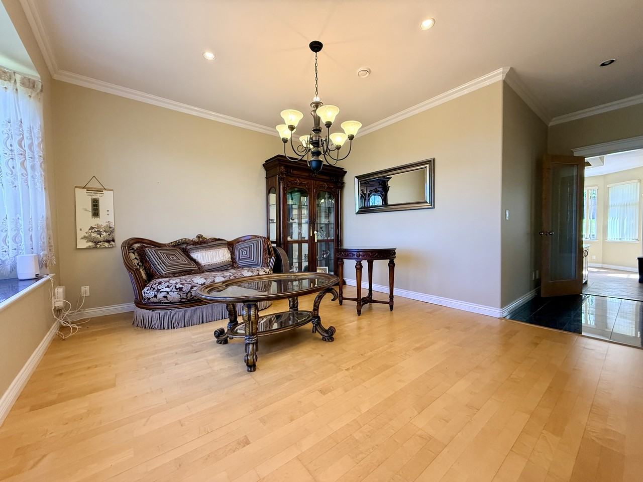 968 Burnwood Avenue - Photo 5 of 38
