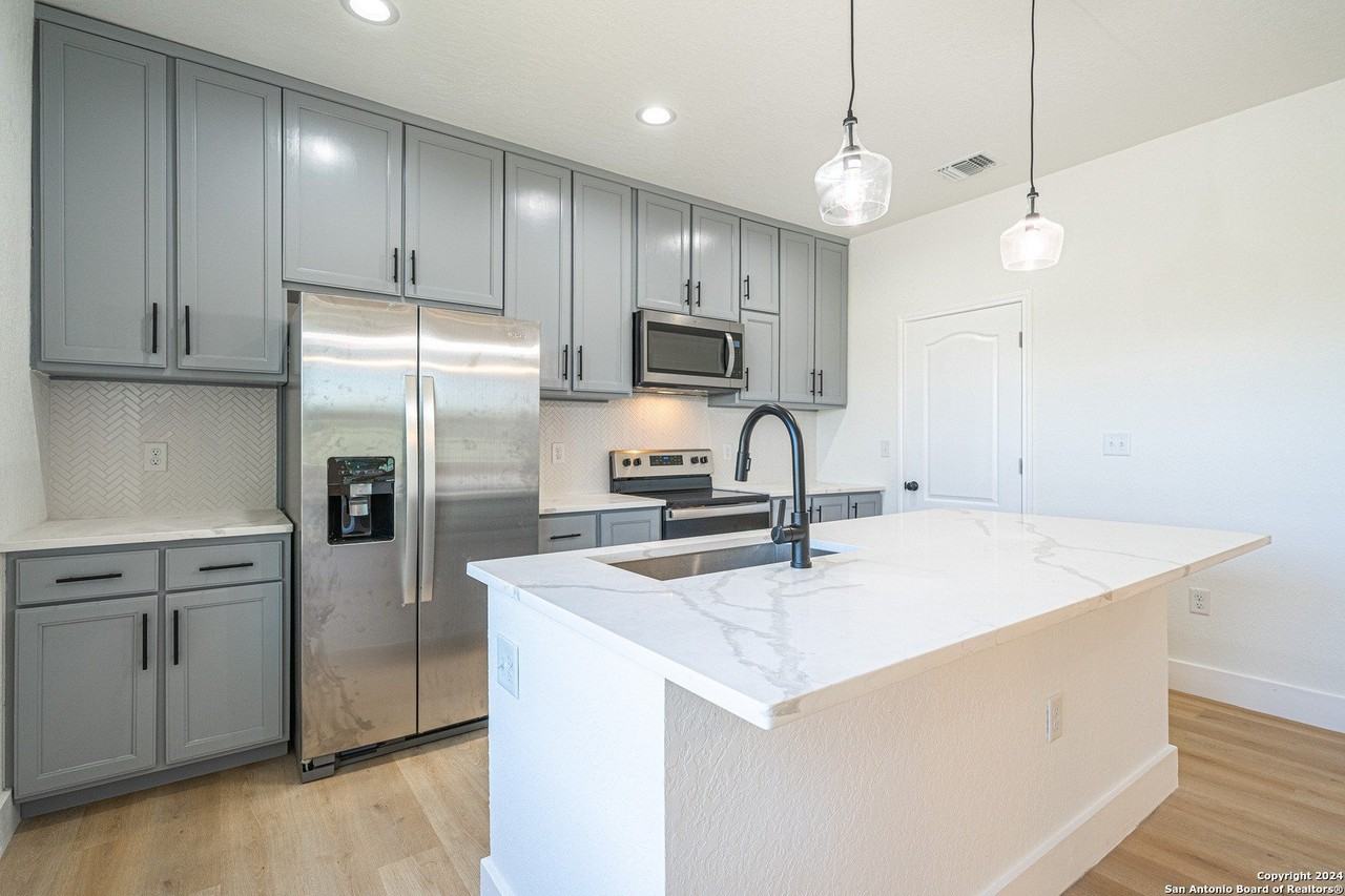 934 Sherman - Photo 5 of 19