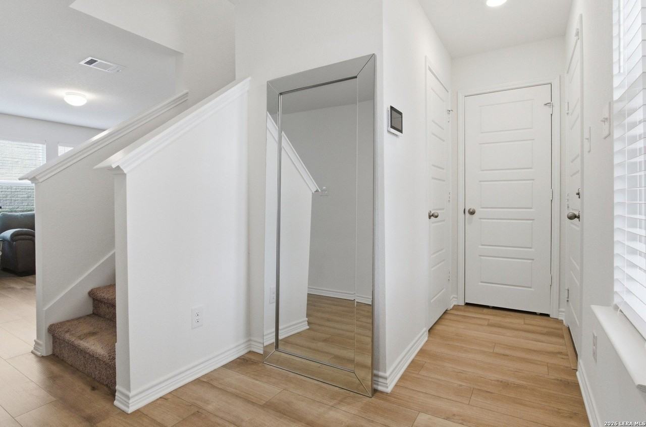 15411 Oceanus Dr - Photo 4 of 32