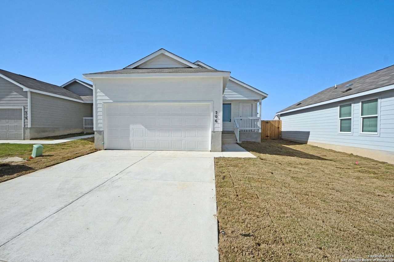 206 Charles Way - Photo 3 of 41
