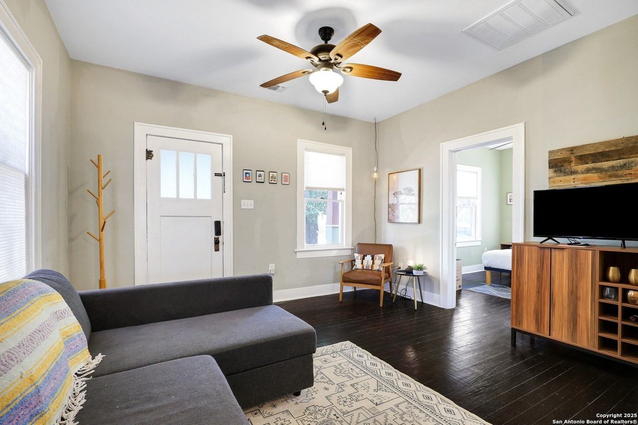 331 Adaes Ave - Photo 3 of 28