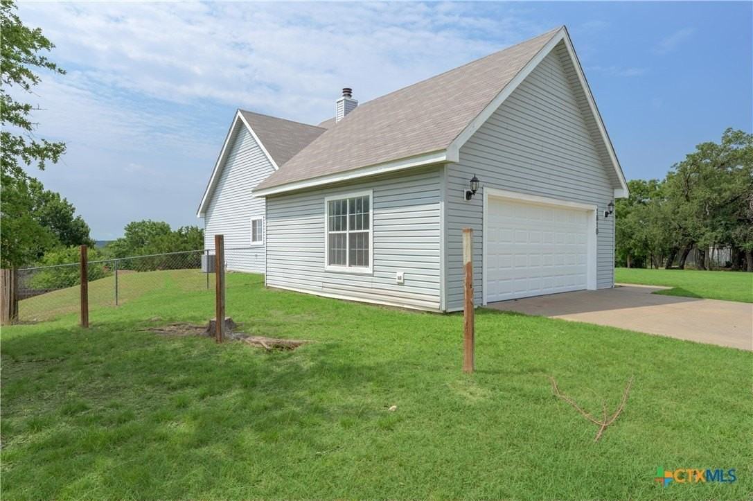 1810 Mesa Oaks Cir - Photo 4 of 48