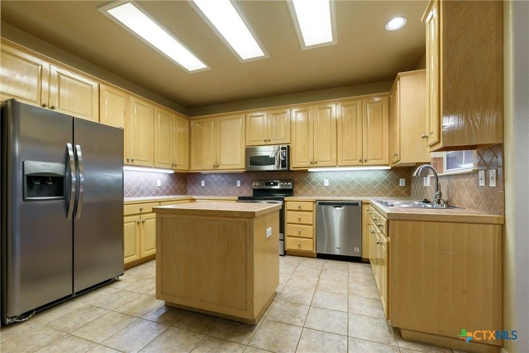 2610 Fairwood Dr - Photo 7 of 24