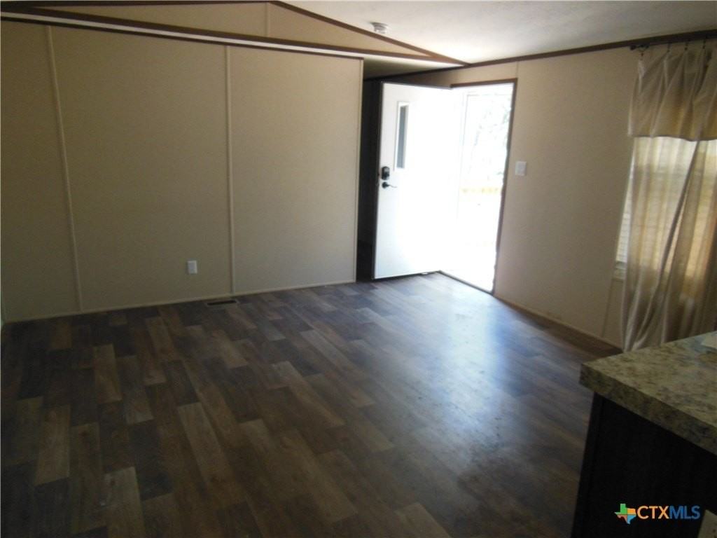 127 Quail Run St - Photo 5 of 10