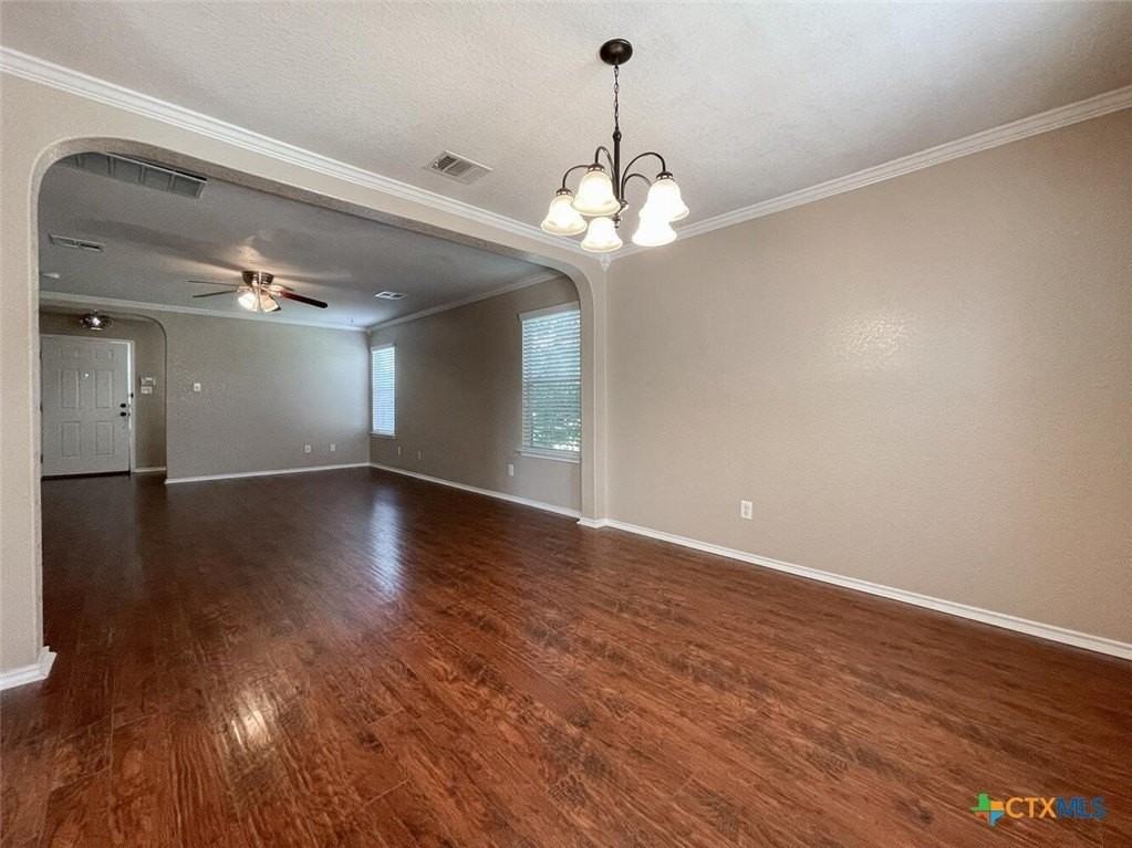 2237 Stoneleigh Dr - Photo 5 of 25