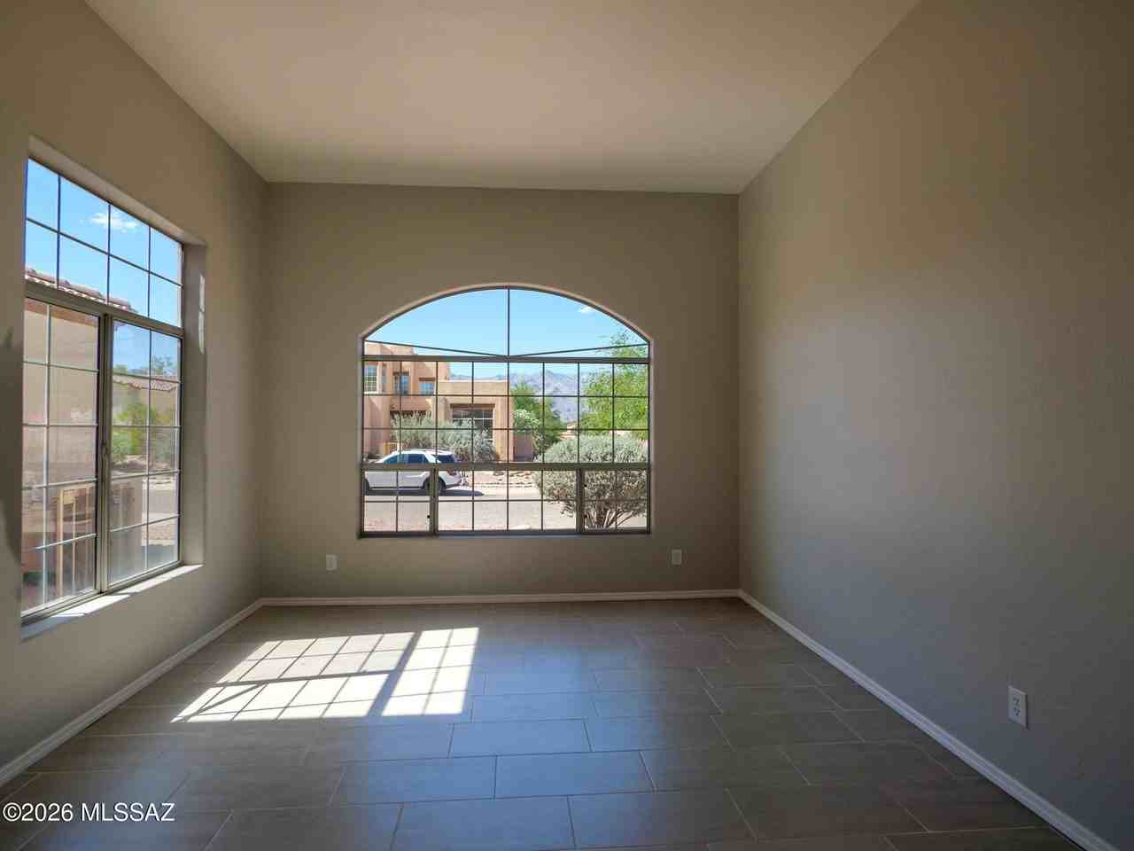 2430 N Quesnel Loop - Photo 4 of 23