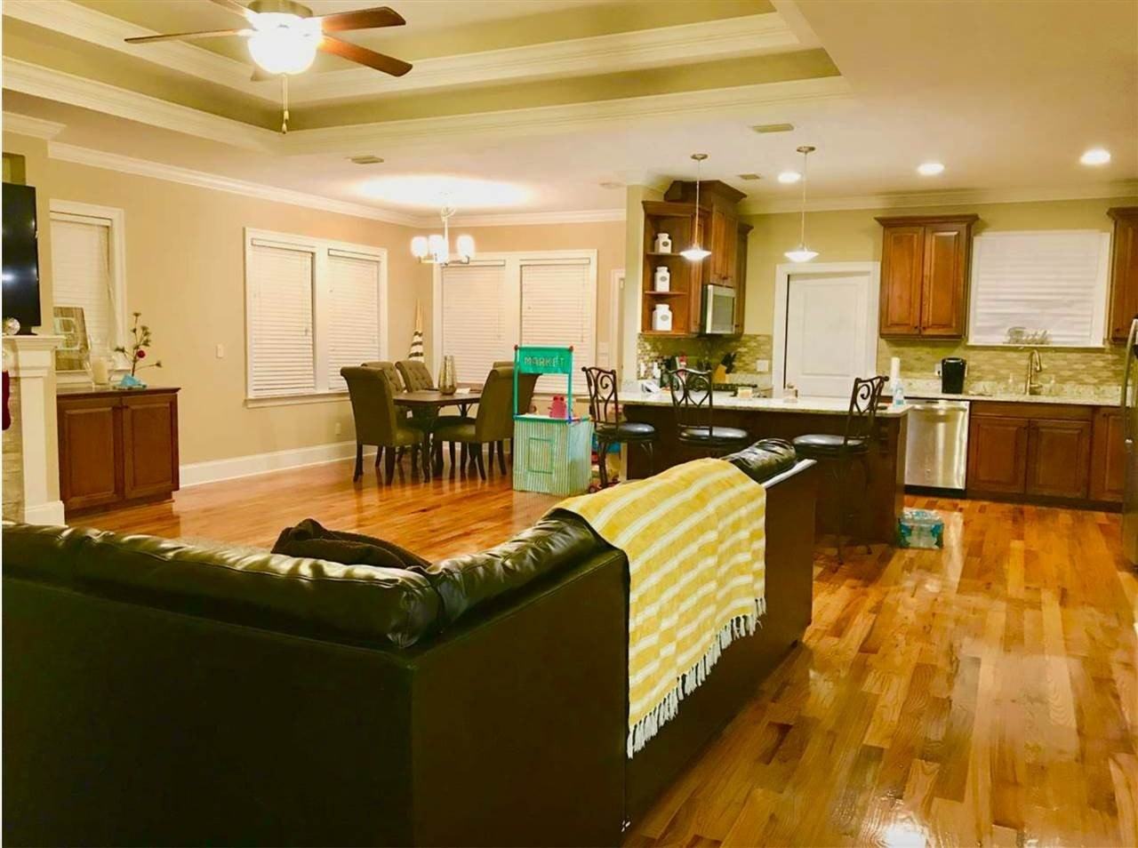 2525 Lantana Ln - Photo 2 of 23