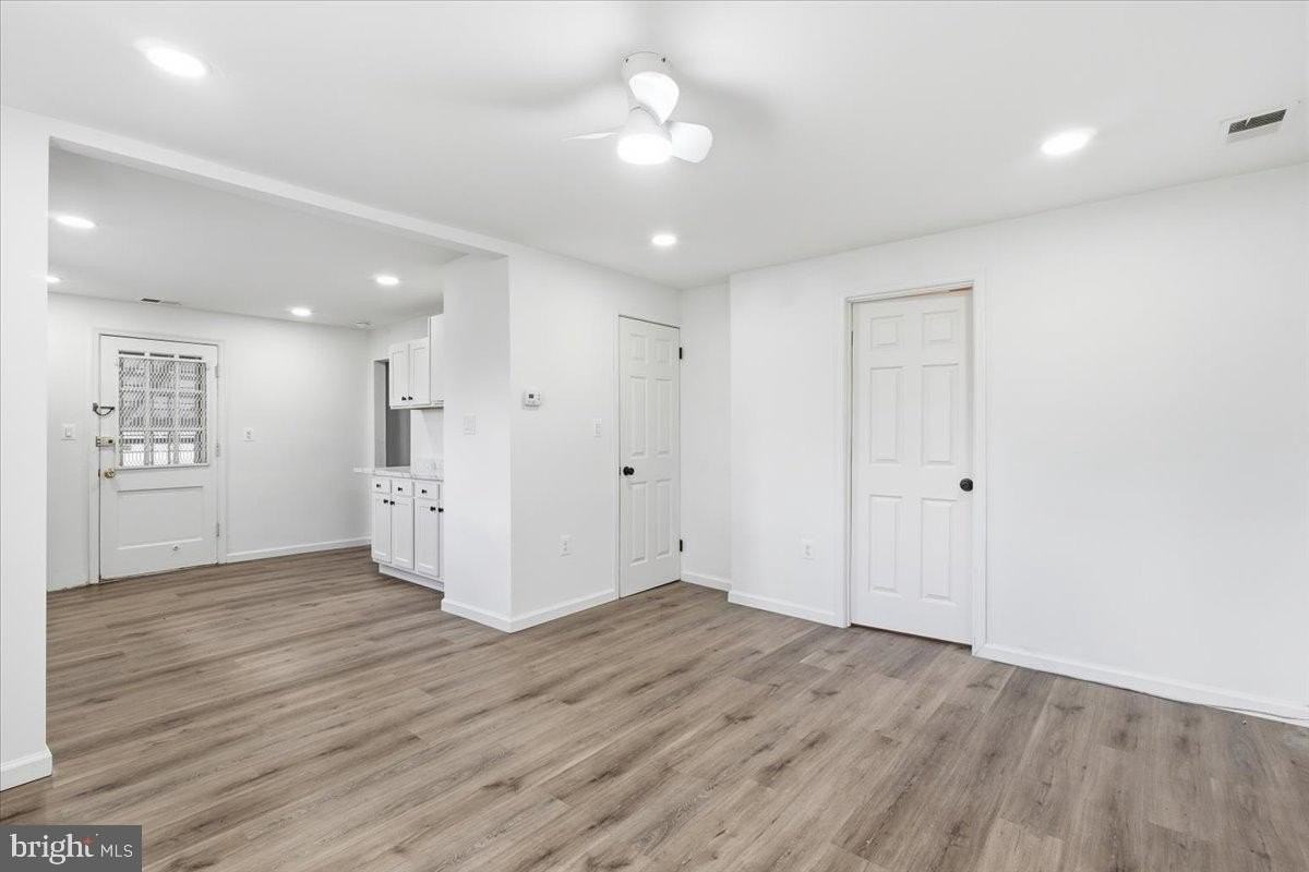 4339 Barker St Se - Photo 7 of 29