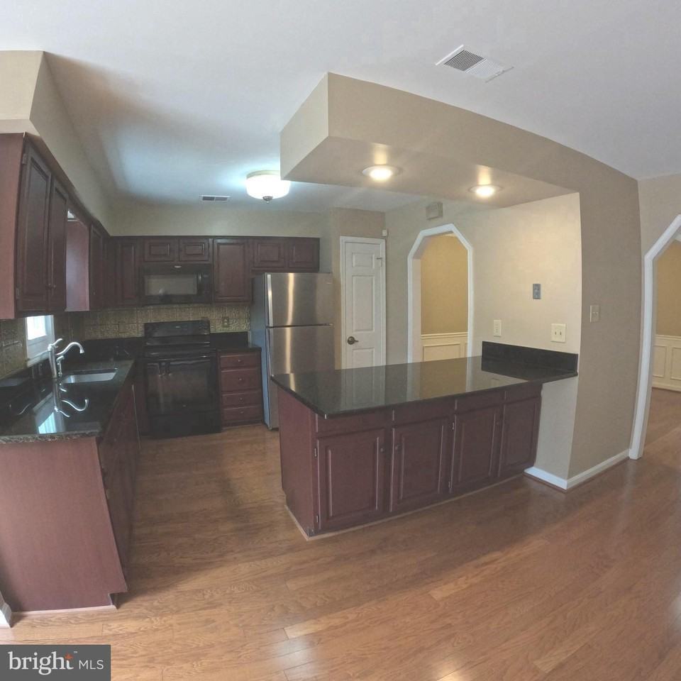 909 Boom Way - Photo 2 of 29
